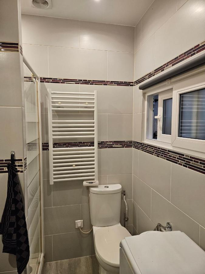 Studio 22M2 A Ivry/Seine-A 200 Metres De Paris. Proche Metro 7 Luaran gambar