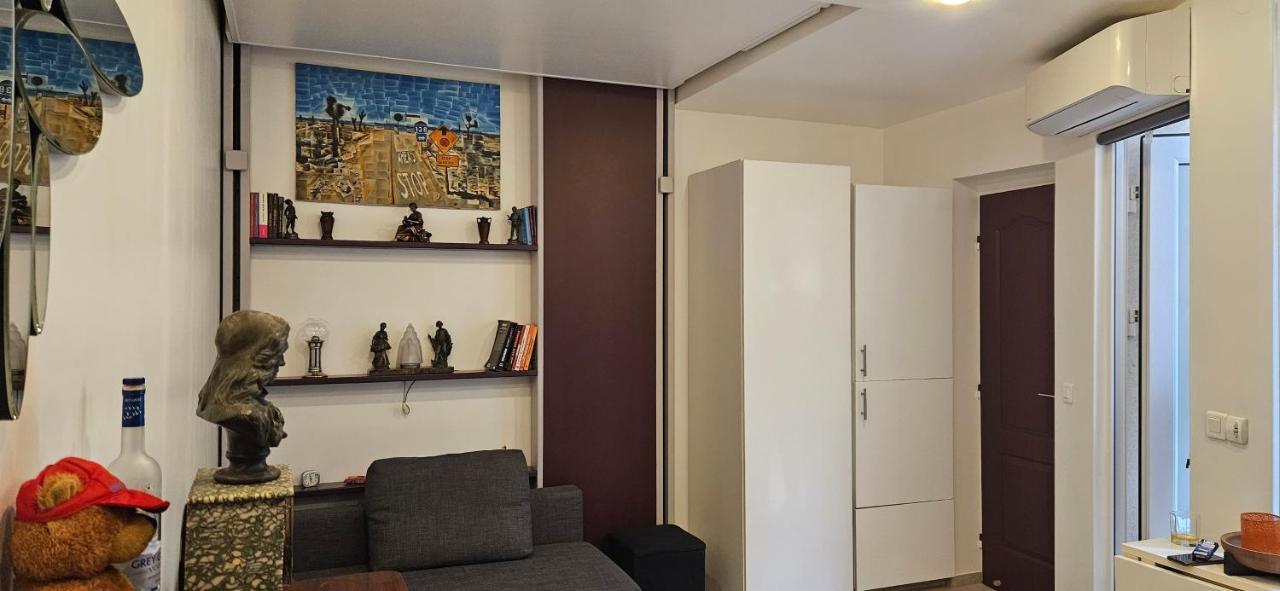 Studio 22M2 A Ivry/Seine-A 200 Metres De Paris. Proche Metro 7 Luaran gambar